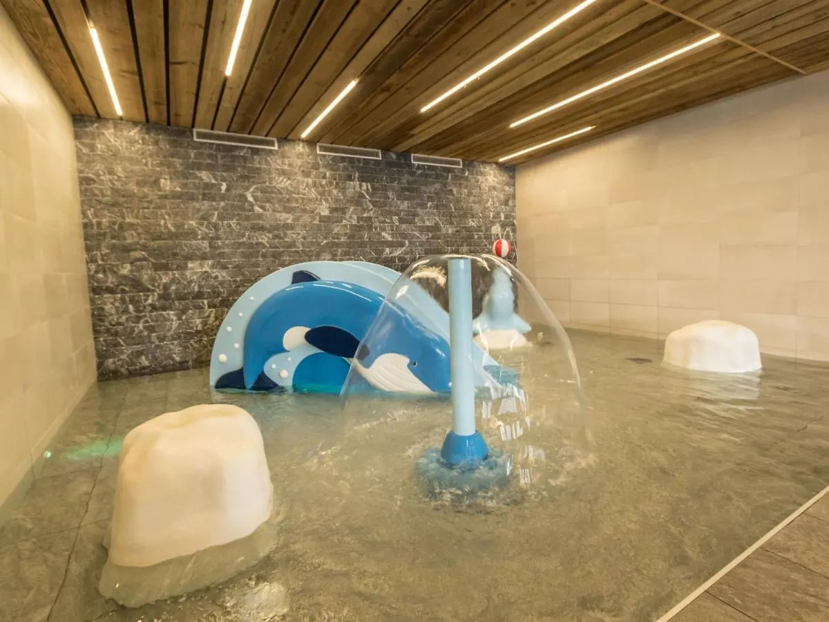 Apartment With Fireplace And Wi-Fi In Arc 2000 Les Arcs  フランス